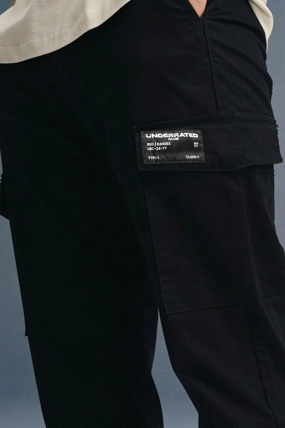 Black Mid Rise Regular Fit Men's Cargo